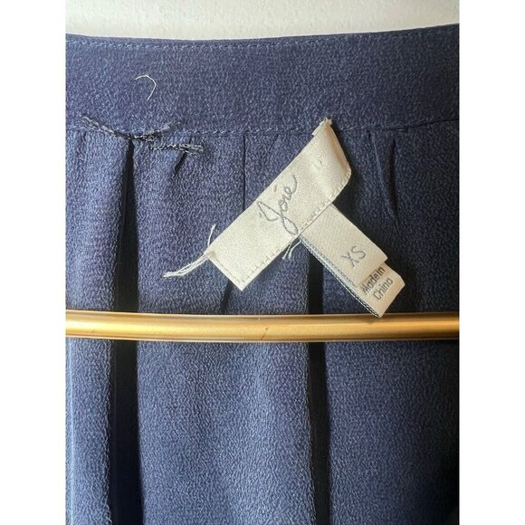 Joie Sleeveless 100% Silk Navy Blue Ruffled Blouse XS - Picture 3 of 10